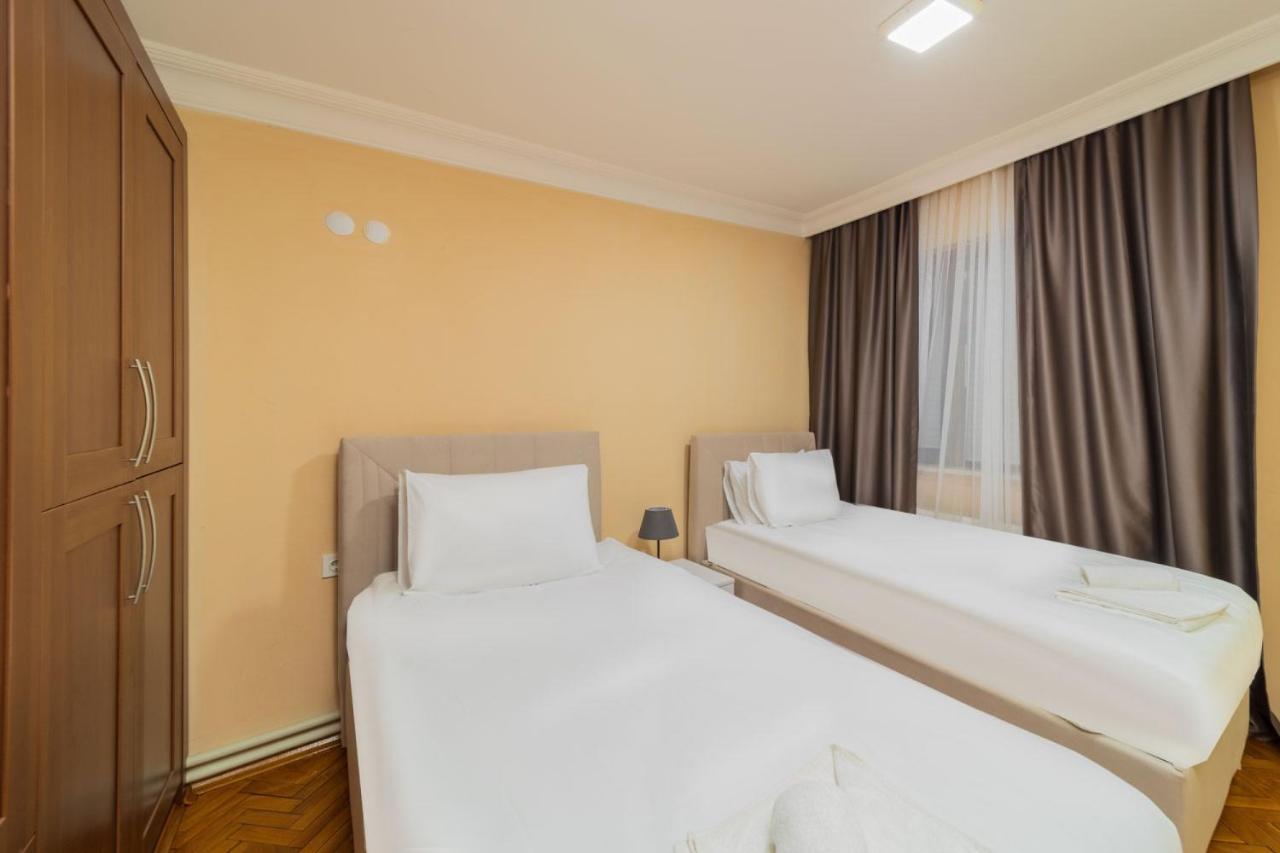 Flat With Terrace Next To Konyaalti Apartament *