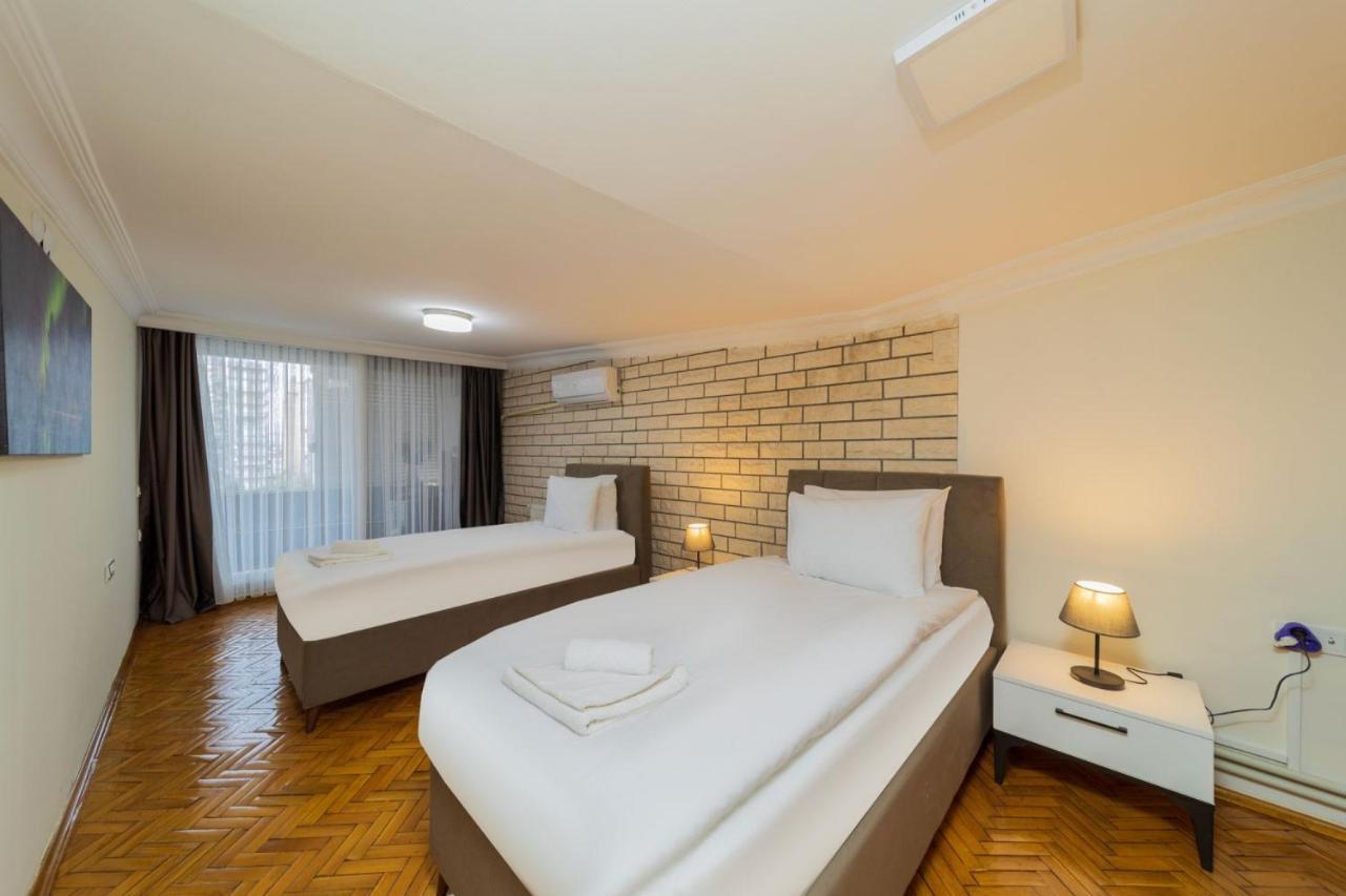 Flat With Terrace Next To Konyaalti Apartament